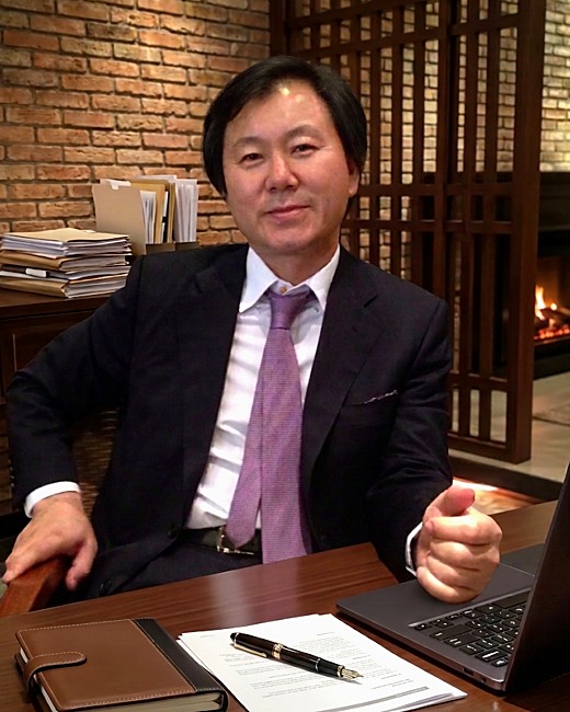 ARK Holdings CEO